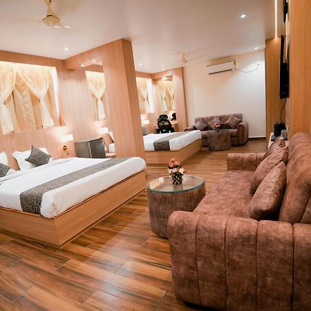 Hotel JK palace Prayagraj Exterior foto