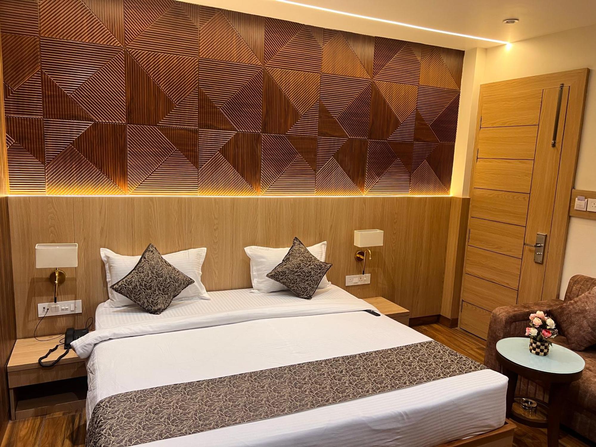 Hotel JK palace Prayagraj Exterior foto