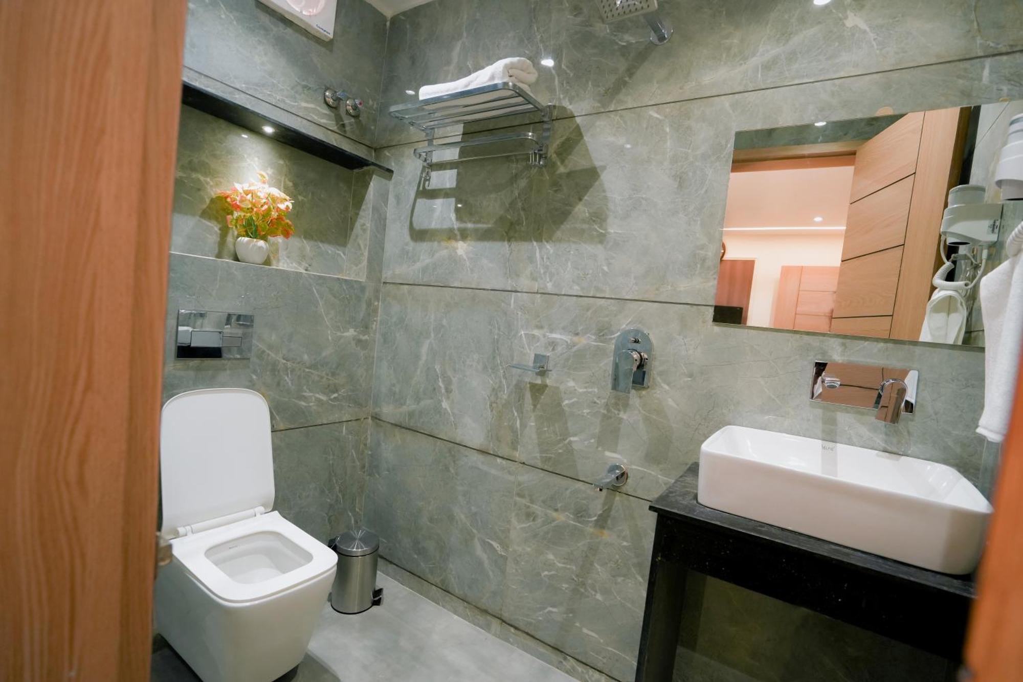 Hotel JK palace Prayagraj Exterior foto