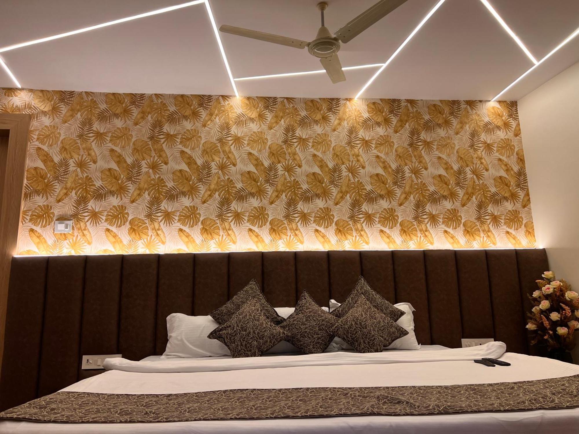 Hotel JK palace Prayagraj Exterior foto